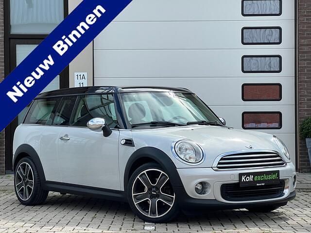 Wit (metallic) Occasion 2013 Mini One Clubman Sport Stationwagen | € 6.990 (Eerlijke prijs) - Afbeelding 1/4