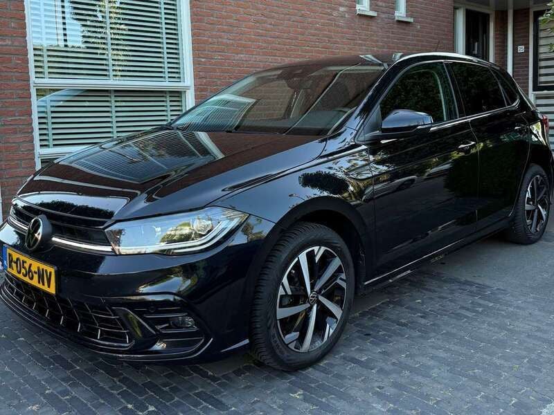 Zwart Gebruikt 2022 VW Polo R-line Hatchback | € 20.999 (Eerlijke prijs) - Afbeelding 1/4