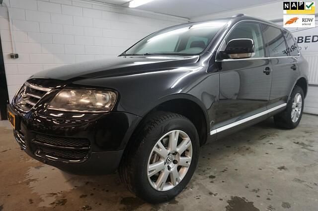 Zwart Gebruikt 2006 VW Touareg SUV | € 4.750 - Afbeelding 1/4