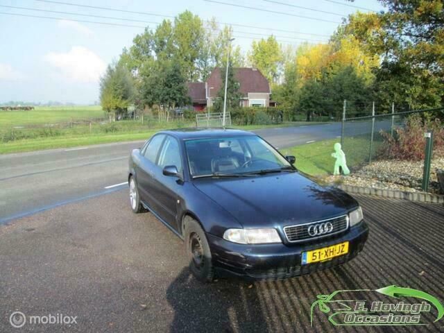 Blauw Gebruikt 1996 Audi A4 Comfort Sedan | € 1.950 (Eerlijke prijs) - Afbeelding 1/4