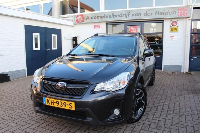 Grijs (metallic) Gebruikt 2016 Subaru XV Comfort SUV | € 16.950 (Eerlijke prijs) - Afbeelding 1/4
