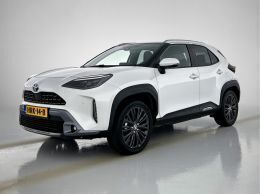 Pure white (licht wit) Gebruikt 2022 Toyota Yaris Cross Limited SUV | € 27.445 (Goede deal) - Afbeelding 1/3