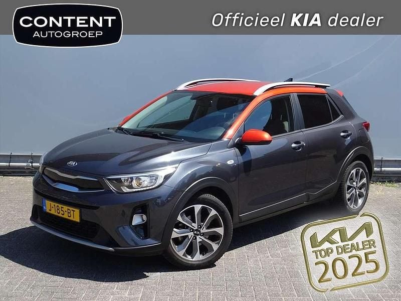Grijs Gebruikt 2020 Kia Stonic Sport SUV | € 14.940 (Eerlijke prijs) - Afbeelding 1/4