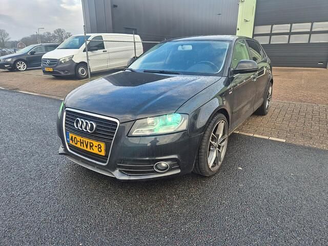 Zwart Occasion 2008 Audi A3 Sportback Ambiente Hatchback | € 3.999 (Eerlijke prijs) - Afbeelding 1/4