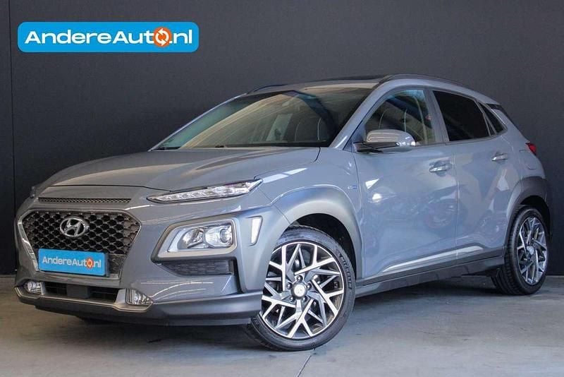 Grijs, metallic lak Gebruikt 2020 Hyundai Kona Premium SUV | € 20.595 (Eerlijke prijs) - Afbeelding 1/4