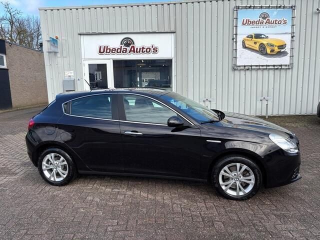 Zwart Gebruikt 2013 Alfa Romeo Giulietta Hatchback | € 9.999 (Eerlijke prijs) - Afbeelding 1/4