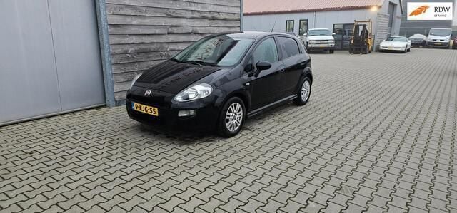 Zwart Gebruikt 2013 Fiat Punto Evo Lounge Hatchback | € 2.450 (Eerlijke prijs) - Afbeelding 1/4
