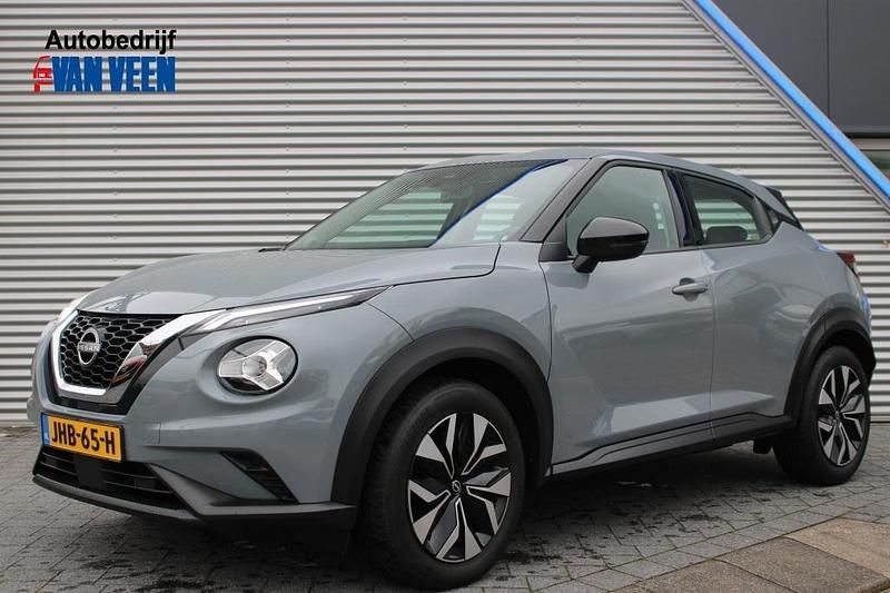 Grijs Gebruikt 2023 Nissan Juke Acenta SUV | € 20.190 (Eerlijke prijs) - Afbeelding 1/4