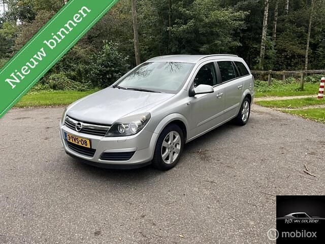 Grijs Gebruikt 2005 Opel Astra Enjoy Stationwagen | € 1.399 (Eerlijke prijs) - Afbeelding 1/4