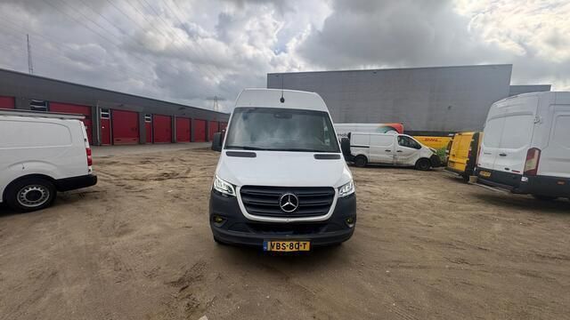 Geel Gebruikt 2019 Mercedes Sprinter Van | € 21.000 - Afbeelding 1/4