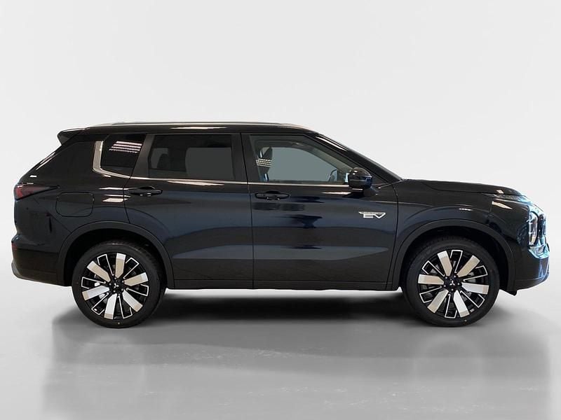 Nieuw Mitsubishi Outlander P-HEV 2026 Black diamond SUV