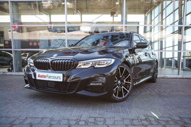 Zwart Gebruikt 2022 BMW 330e M Sport Stationwagen | € 31.850 (Super prijs) - Afbeelding 1/4