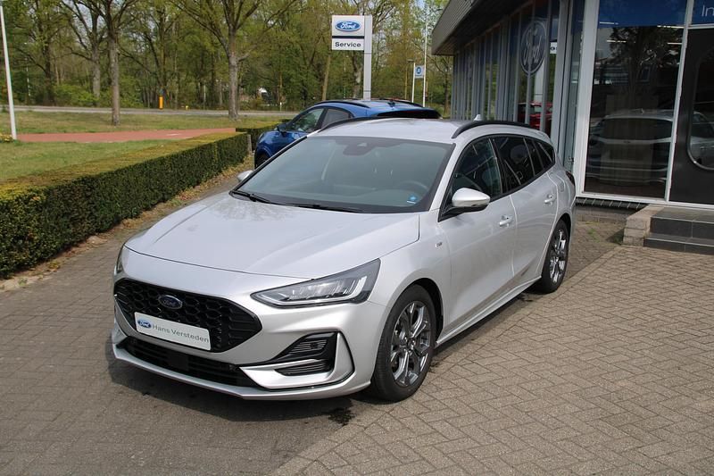 Grijs Gebruikt 2024 Ford Focus ST-Line Stationwagen | € 29.950 (Iets duurder) - Afbeelding 1/4
