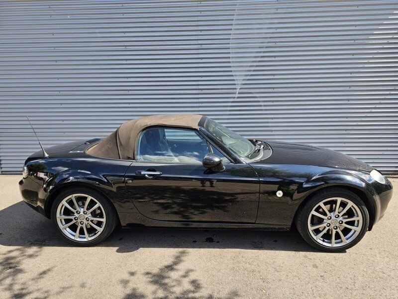 Zwart, metallic lak Gebruikt 2008 Mazda MX5 Exclusive Cabriolet | € 6.950 (Eerlijke prijs) - Afbeelding 1/4