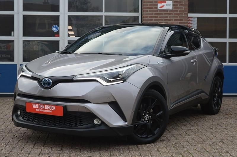 Grijs (metallic) Gebruikt 2017 Toyota C-HR+ SUV | € 16.950 - Afbeelding 1/4