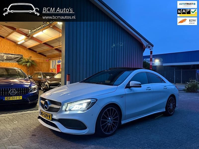 Wit Gebruikt 2017 Mercedes CLA180 Business Sedan | € 19.990 (Iets duurder) - Afbeelding 1/4