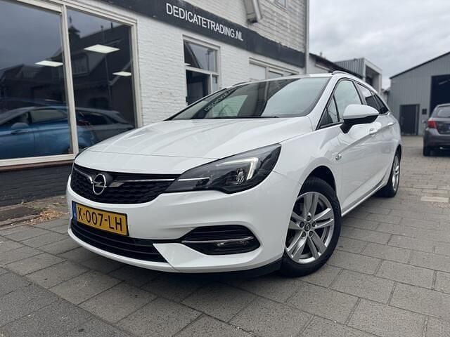 Wit Gebruikt 2021 Opel Astra Edition Stationwagen | € 8.450 (Goede deal) - Afbeelding 1/4