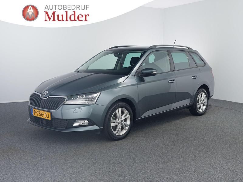 Grijs Gebruikt 2019 Skoda Fabia Style Stationwagen | € 14.945 (Eerlijke prijs) - Afbeelding 1/4