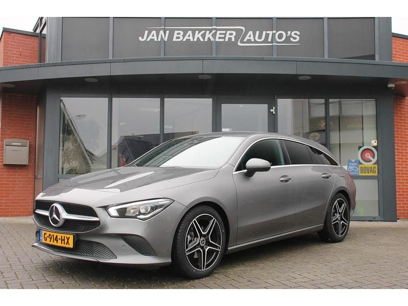 Grijs Gebruikt 2019 Mercedes CLA180 Advantage Sedan | € 24.500 (Eerlijke prijs) - Afbeelding 1/4