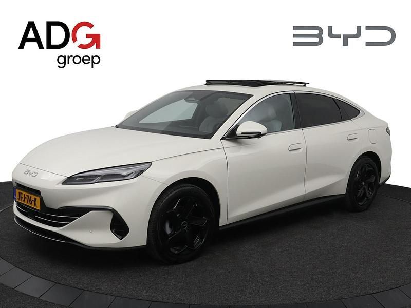 Grijs Occasion 2025 BYD Seal Comfort Sedan | € 39.950 (Eerlijke prijs) - Afbeelding 1/4