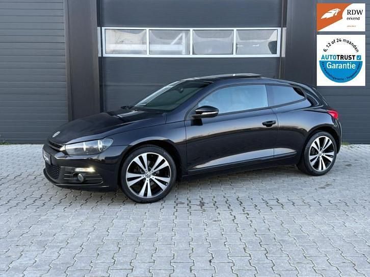 Zwart Gebruikt 2009 VW Scirocco Highline Coupé | € 5.995 (Eerlijke prijs) - Afbeelding 1/4