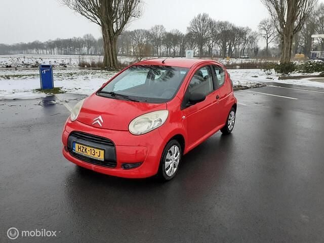 Rood Occasion 2009 Citroën C1 Hatchback | € 1.599 (Goede deal) - Afbeelding 1/4