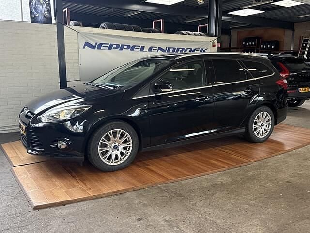 Zwart Gebruikt 2011 Ford Focus Titanium Stationwagen | € 3.700 (Goede deal) - Afbeelding 1/4