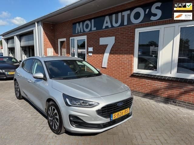 Grijs Gebruikt 2023 Ford Focus Style Hatchback | € 14.950 (Iets duurder) - Afbeelding 1/4