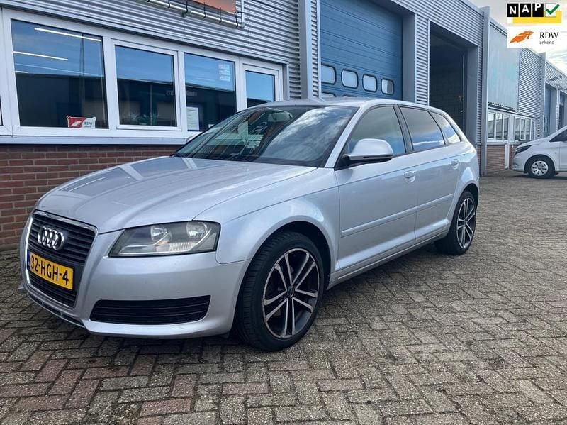 Hatchback Gebruikt 2008 Audi A3 Sportback Attraction Hatchback | € 3.500 (Goede deal) - Afbeelding 1/4