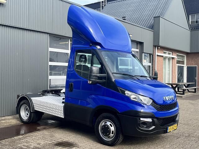 Blauw Gebruikt 2015 Iveco Daily Van | € 31.950 - Afbeelding 1/4