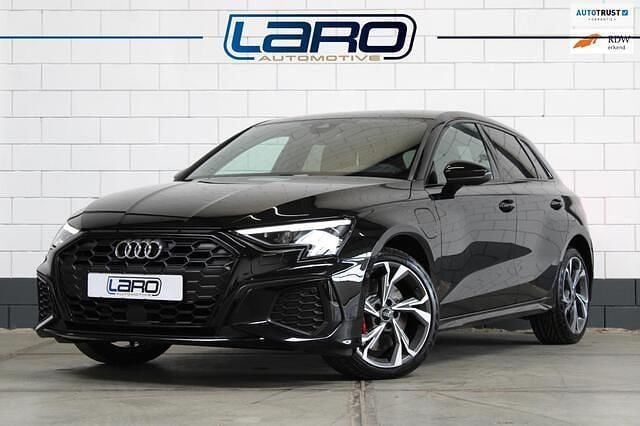 Zwart Gebruikt 2021 Audi A3 Sportback S-Line Hatchback | € 28.900 (Super prijs) - Afbeelding 1/4