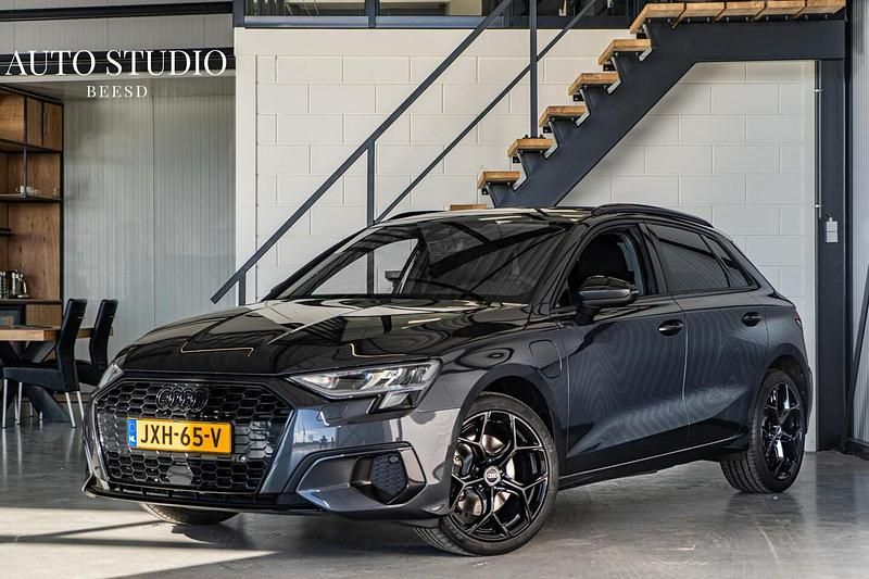 Occasion Audi A3 Sportback e-tron 204 PK (150 kW) 2020 Grijs (metallic) Hatchback