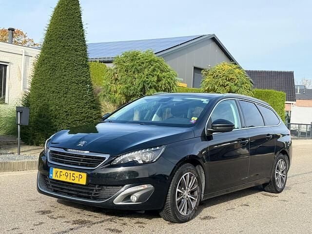 Zwart Occasion 2016 Peugeot 308 SW Premium Stationwagen | € 5.750 (Goede deal) - Afbeelding 1/4