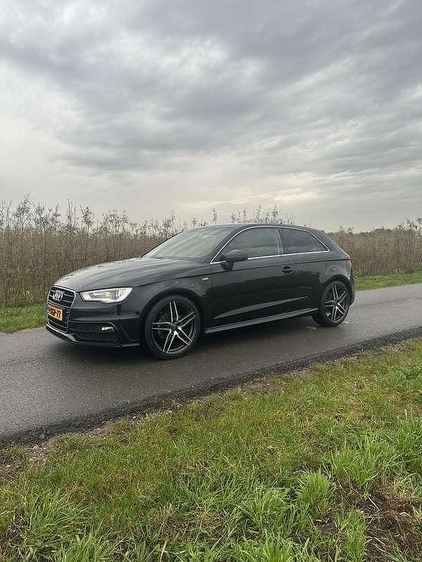 Zwart Gebruikt 2014 Audi A3 S-Line Stationwagen | € 7.750 (Eerlijke prijs) - Afbeelding 1/4