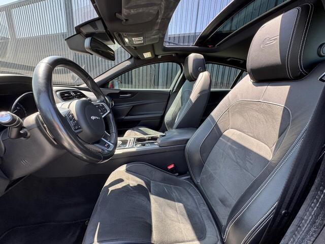 Occasion Jaguar XE S 340 PK (250 kW) 2015 Rood, metallic lak Sedan