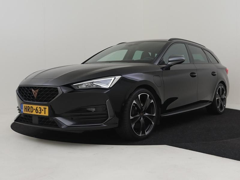Zwart Gebruikt 2023 Cupra Leon VZ Stationwagen | € 31.895 (Eerlijke prijs) - Afbeelding 1/4