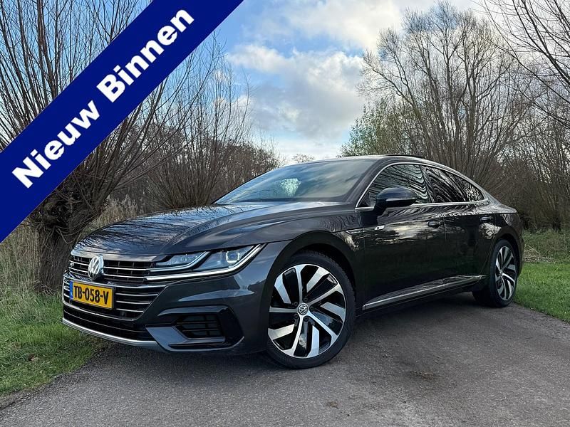 Grijs Gebruikt 2018 VW Arteon Business Hatchback | € 22.950 - Afbeelding 1/4