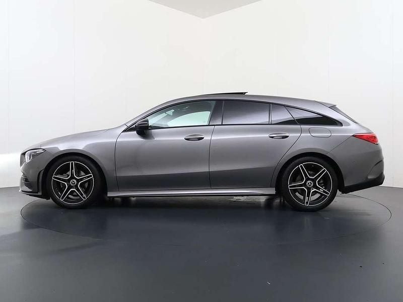 Occasion Mercedes CLA180 Shooting Brake AMG line 136 PK (100 kW) 2023 Grijs Stationwagen