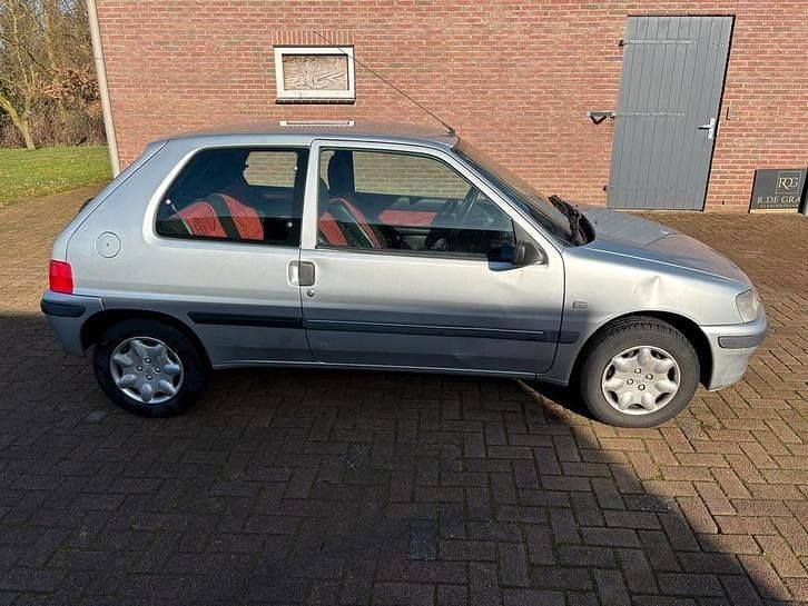 Occasion Peugeot 106 60 PK (44 kW) 2003 Grijs Hatchback