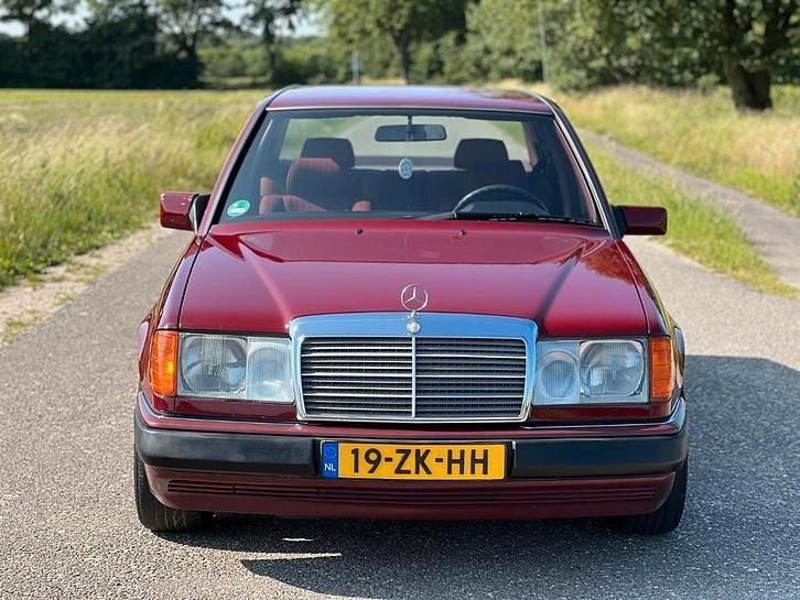 Occasion 1992 Mercedes E230 | € 8.500 - Afbeelding 1/4