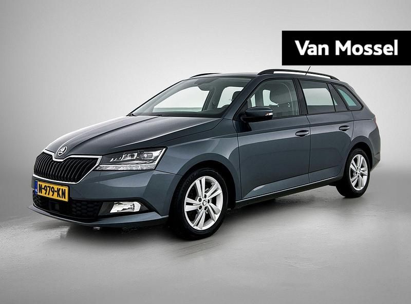 Grijs (metallic) Occasion 2021 Skoda Fabia Style Stationwagen | € 15.944 (Eerlijke prijs) - Afbeelding 1/4