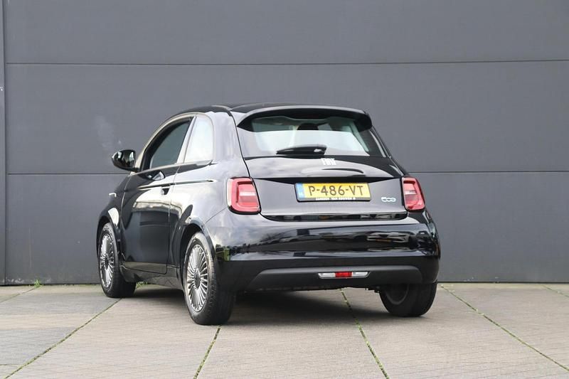 Occasion Fiat 500e Icon 86 kW (118 PK) 2022 Zwart Hatchback