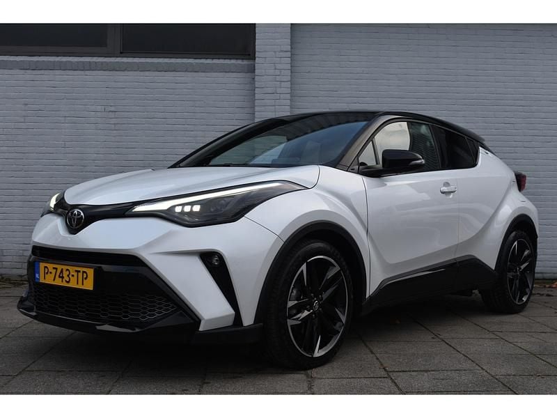Wit Occasion 2022 Toyota C-HR Sport SUV | € 29.499 (Duur) - Afbeelding 1/4