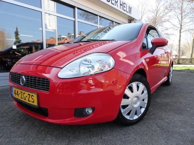 Rood Gebruikt 2008 Fiat Grande Punto Sport Hatchback | € 1.950 (Eerlijke prijs) - Afbeelding 1/4