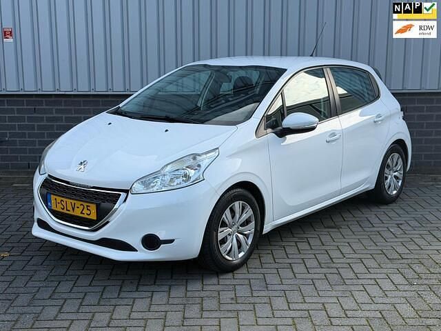 Wit Gebruikt 2013 Peugeot 208 Active Hatchback | € 6.949 (Goede deal) - Afbeelding 1/4