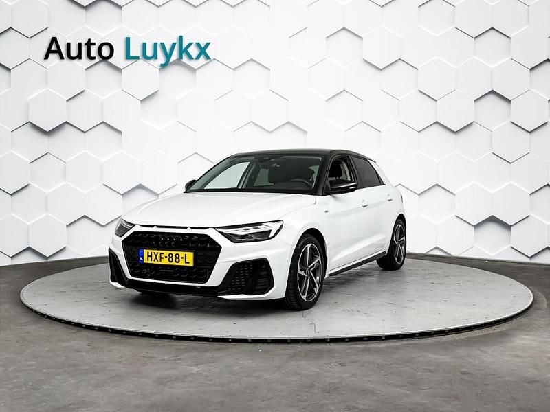 Wit Gebruikt 2024 Audi A1 S-Line Hatchback | € 27.940 (Eerlijke prijs) - Afbeelding 1/4