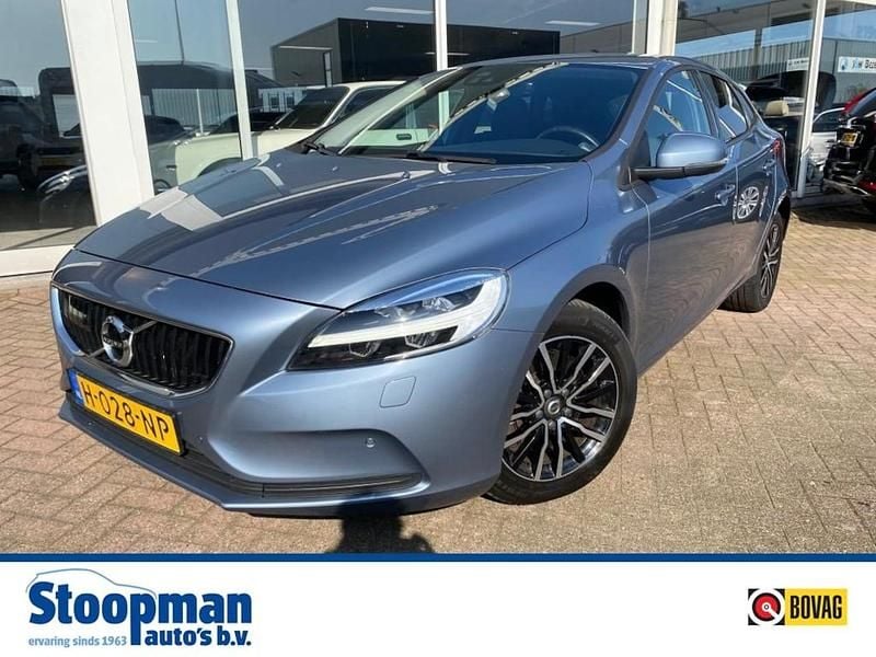Blauw (metallic) Gebruikt 2017 Volvo V40 Inscription Hatchback | € 16.950 (Super prijs) - Afbeelding 1/4