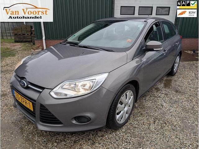 Bruin Occasion 2012 Ford Focus Hatchback | € 3.750 (Goede deal) - Afbeelding 1/4