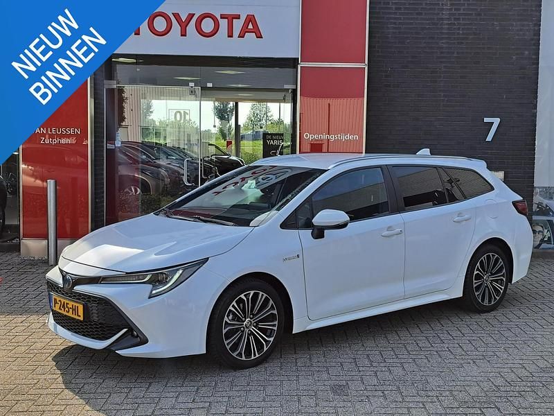 Wit Gebruikt 2021 Toyota Corolla Stationwagen | € 20.400 (Goede deal) - Afbeelding 1/4