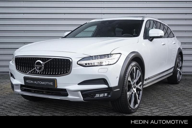Wit Gebruikt 2017 Volvo V90 CC Pro Stationwagen | € 39.995 - Afbeelding 1/4